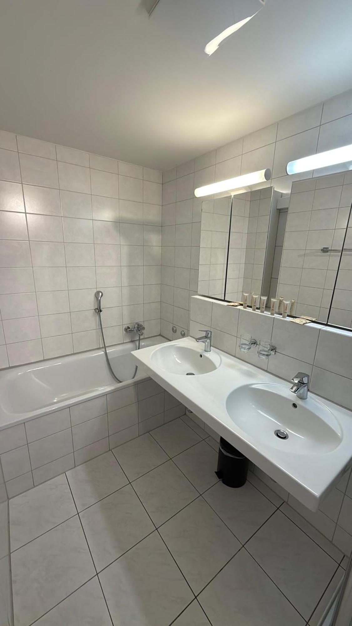 Hitrental Stauffacher Apartments Цюрих Экстерьер фото