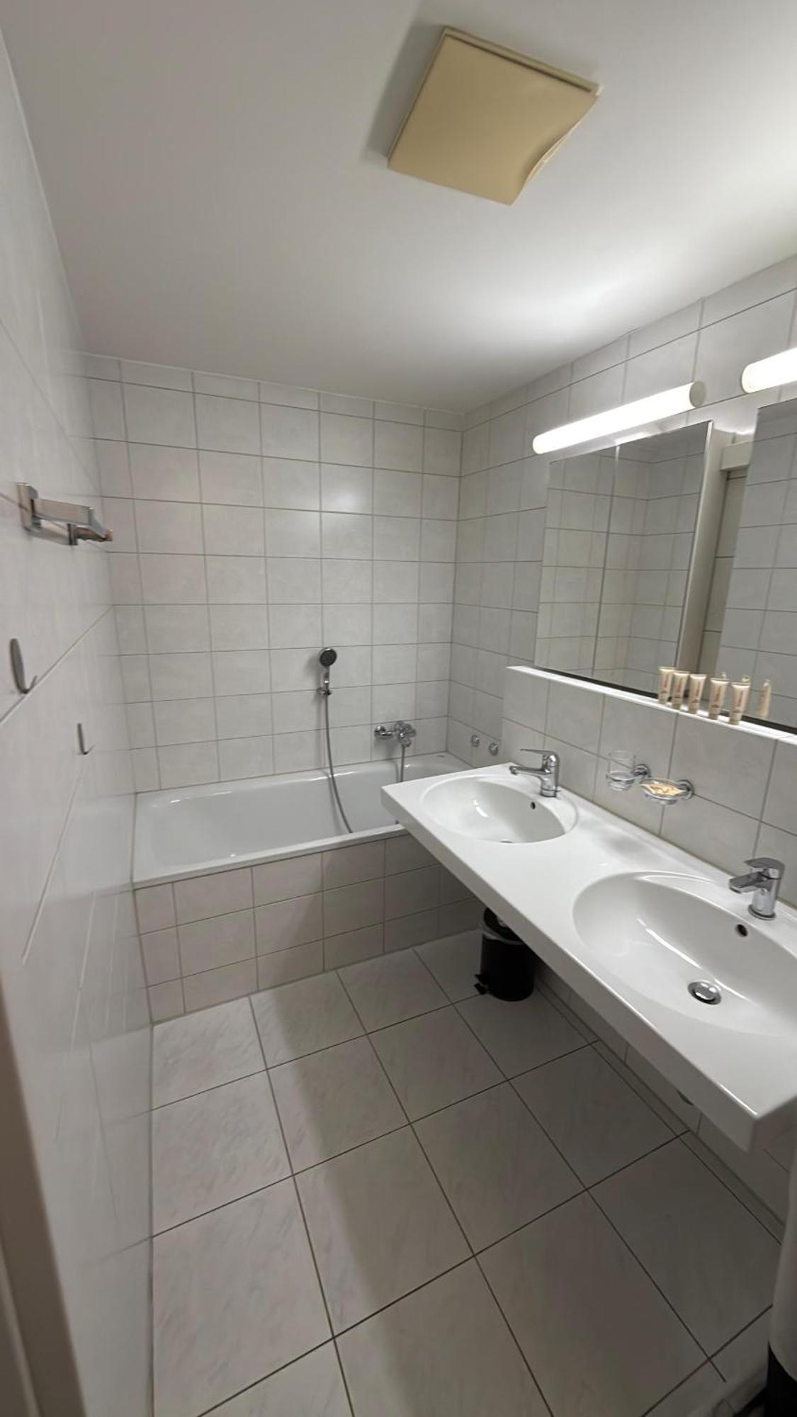 Hitrental Stauffacher Apartments Цюрих Экстерьер фото