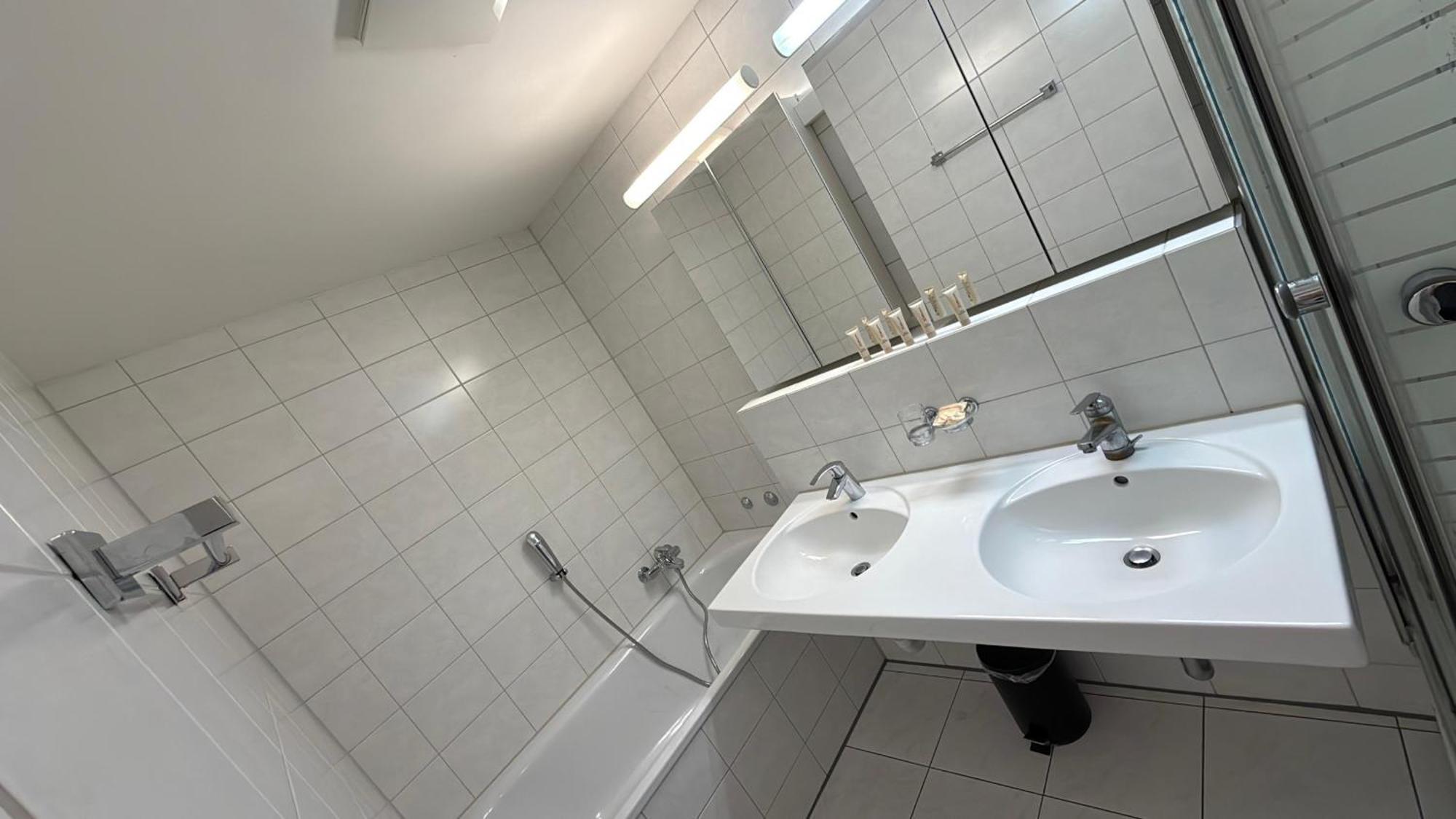 Hitrental Stauffacher Apartments Цюрих Экстерьер фото